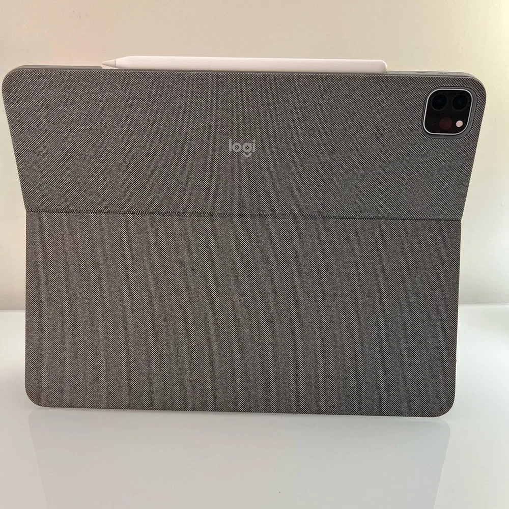 Apple iPad Pro + Accessories 5th Gen 256GB, Wi-Fi, 12.9 in - Silver